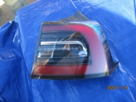 Tesla MODEL 3  MODEL Y - TAILLIGHT TAIL LIGHT - 1077398
